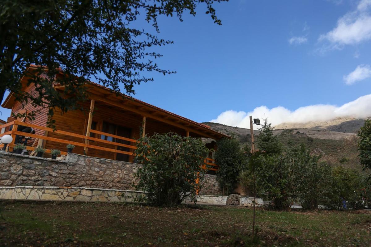 Orias Guesthouse & Farm Kalavryta Buitenkant foto