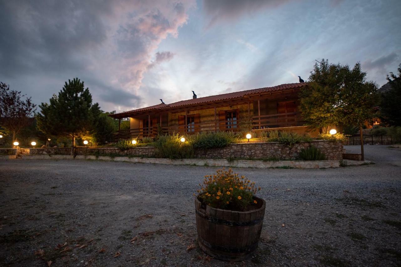 Orias Guesthouse & Farm Kalavryta Buitenkant foto