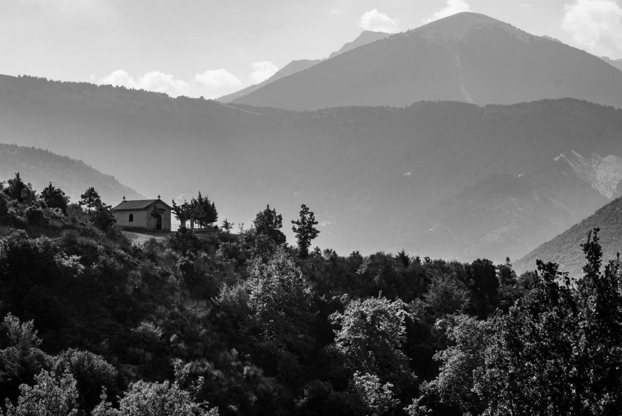 Orias Guesthouse & Farm Kalavryta Buitenkant foto